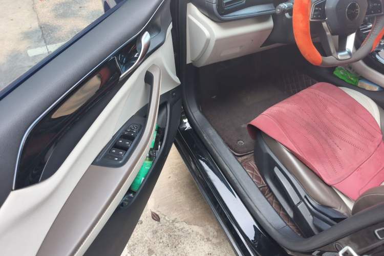 Used BYD Qin PLUS 2023 Champion Edition DM-i 55KM Leading Model Driver Seat