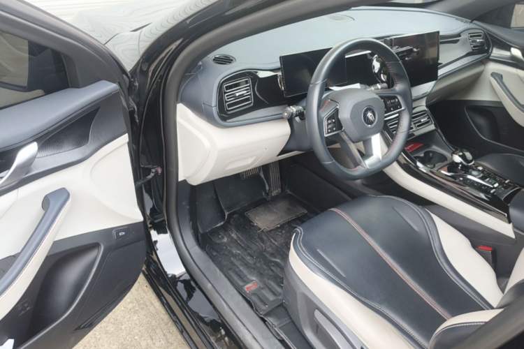 Used BYD Qin PLUS 2023 Champion Edition DM-i 55KM Leading Model Driver Seat