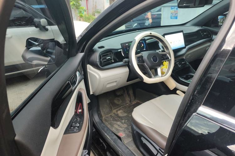 Used BYD Qin PLUS 2023 Champion Edition DM-i 55KM Leading Model Driver Seat