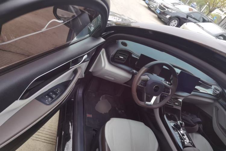 Used BYD Qin PLUS 2023 Champion Edition DM-i 55KM Leading Model Driver Seat