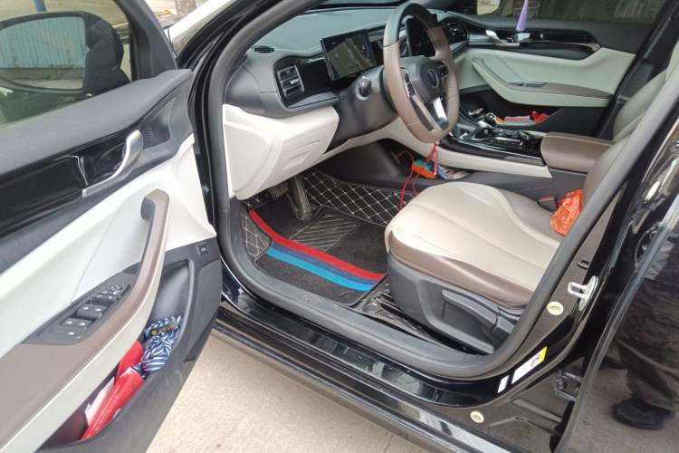 Used BYD Qin PLUS 2023 Champion Edition DM-i 55KM Leading Model Driver Seat