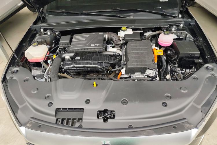 Used BYD Qin PLUS 2023 Champion Edition DM-i 120KM Beyond Model Engine Bay