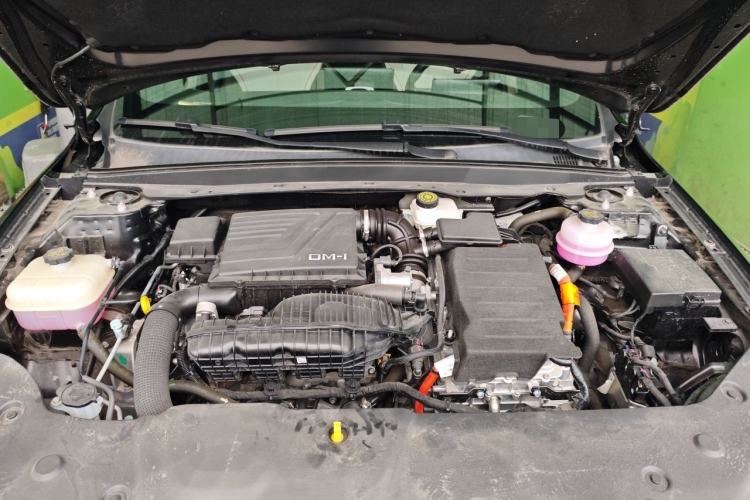 Used BYD Qin PLUS 2023 Champion Edition DM-i 120KM Leading Model Engine Bay