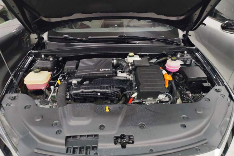 Used BYD Qin PLUS 2023 Champion Edition DM-i 120KM Leading Model Engine Bay