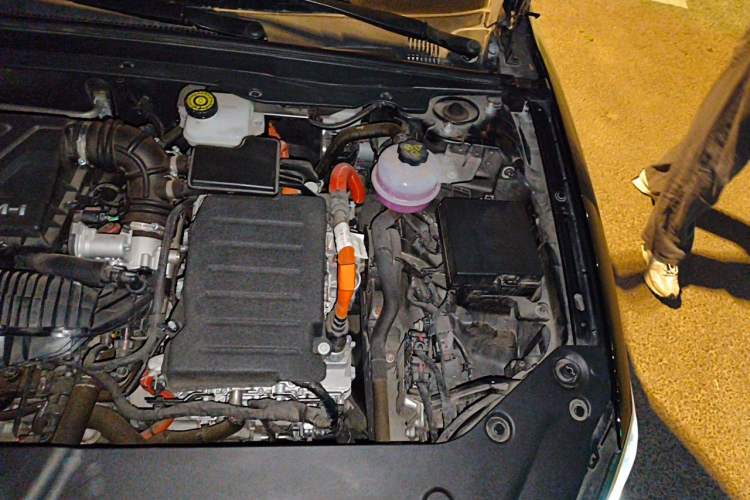 Used BYD Qin PLUS 2023 Champion Edition DM-i 55KM Leading Model Engine Bay Left