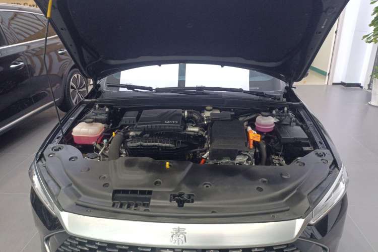 Used BYD Qin PLUS 2023 Champion Edition DM-i 55KM Leading Model Engine Bay