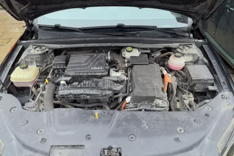 Used BYD Qin PLUS 2023 Champion Edition DM-i 120KM Leading Model Engine Bay