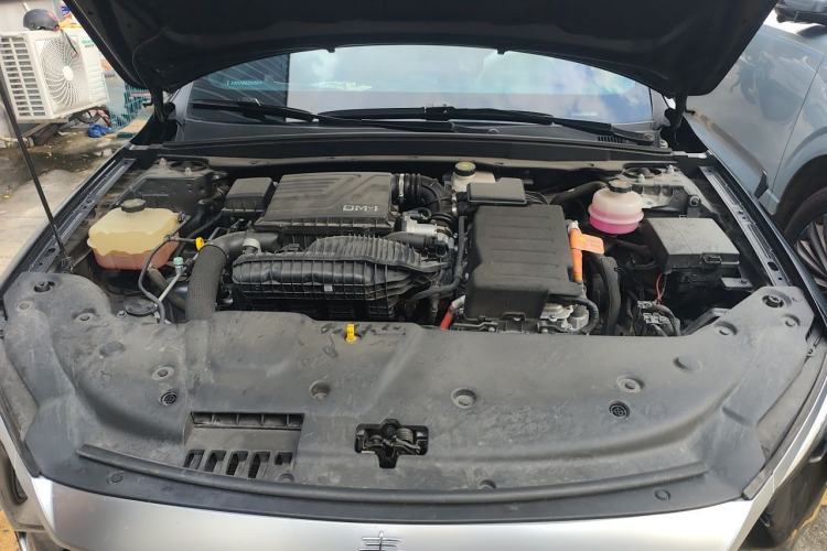 Used BYD Qin PLUS 2023 Champion Edition DM-i 55KM Leading Model Engine Bay