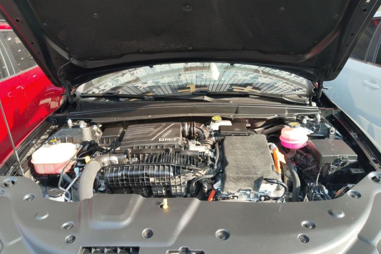 Used BYD Qin PLUS 2023 Champion Edition DM-i 55KM Leading Model Engine Bay