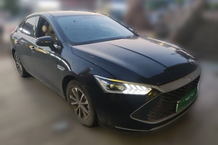 Used BYD Qin PLUS 2023 Champion Edition DM-i 55KM Leading Model Front Right 45 Deg