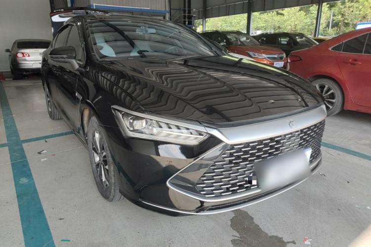 Used BYD Qin PLUS 2023 Champion Edition DM-i 55KM Leading Model Front Right 45 Deg
