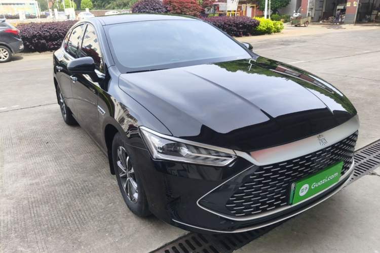 Used BYD Qin PLUS 2023 Champion Edition DM-i 55KM Leading Model Front Right 45 Deg