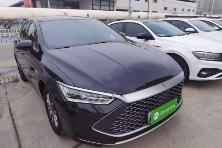 Used BYD Qin PLUS 2023 Champion Edition DM-i 55KM Leading Model Front Right 45 Deg