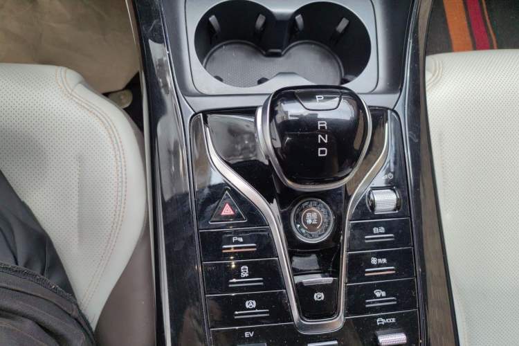 Used BYD Qin PLUS 2023 Champion Edition DM-i 55KM Leading Model Gear Lever