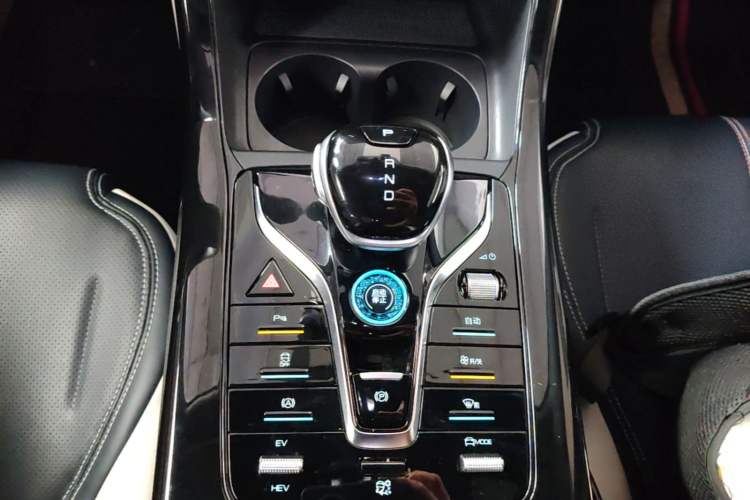 Used BYD Qin PLUS 2023 Champion Edition DM-i 55KM Leading Model Gear Lever