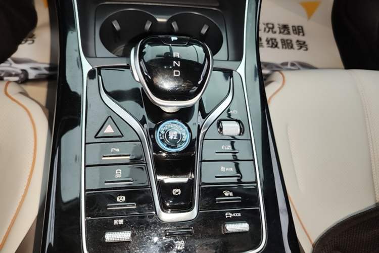 Used BYD Qin PLUS 2023 Champion Edition EV 510KM Leading Model Gear Lever