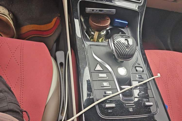 Used BYD Qin PLUS 2023 Champion Edition DM-i 55KM Leading Model Gear Lever