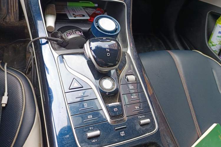 Used BYD Qin PLUS 2023 Champion Edition DM-i 120KM Leading Model Gear Lever