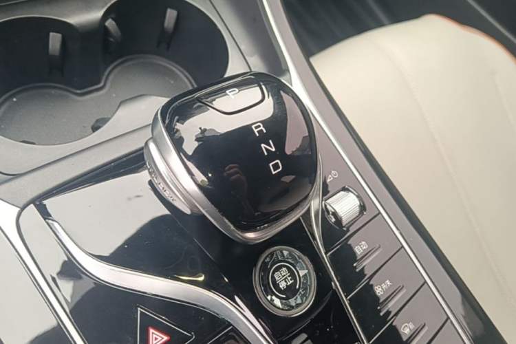 Used BYD Qin PLUS 2023 Champion Edition DM-i 55KM Superior Model Gear Lever