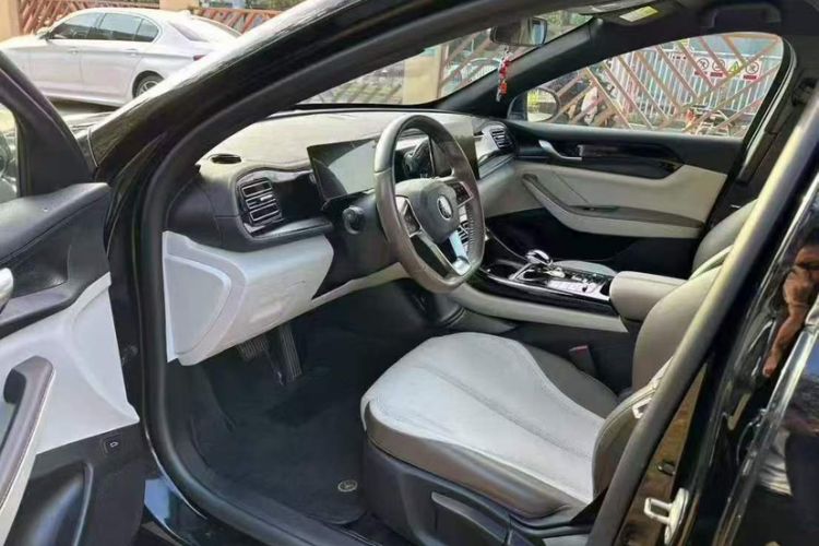 Used BYD Qin PLUS 2023 Champion Edition DM-i 55KM Leading Model Interior 1
