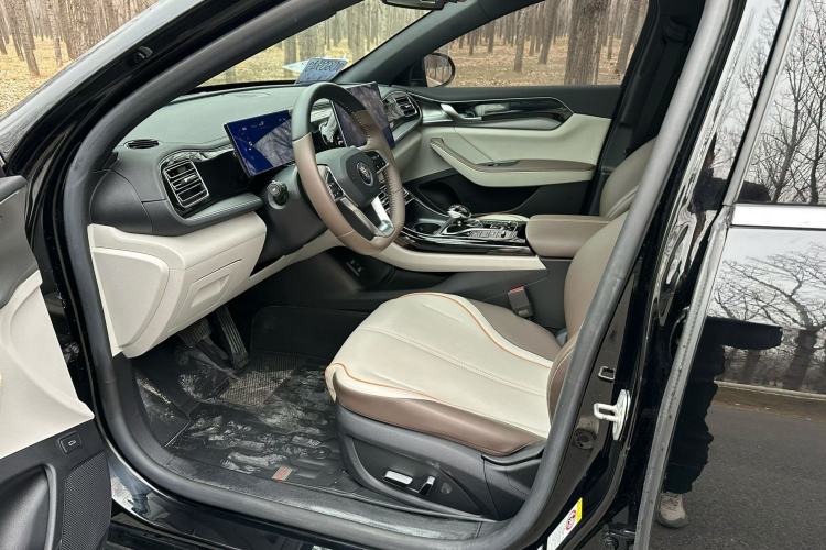 Used BYD Qin PLUS 2023 Champion Edition DM-i 120KM Beyond Model Interior 2