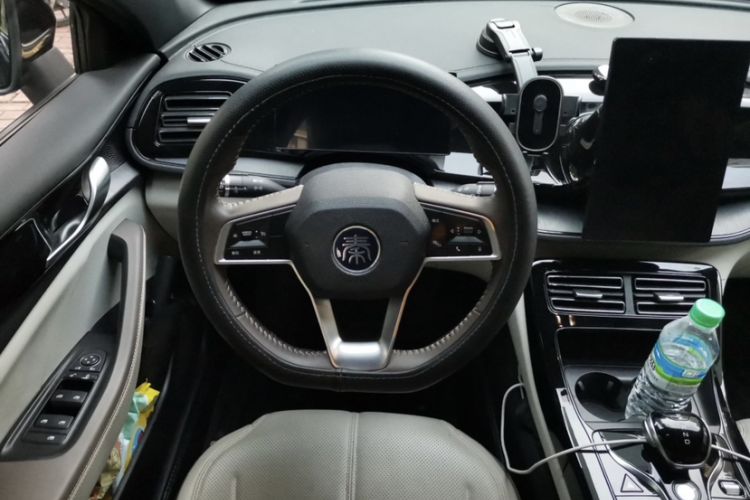 Used BYD Qin PLUS 2023 Champion Edition DM-i 55KM Leading Model Interior 2