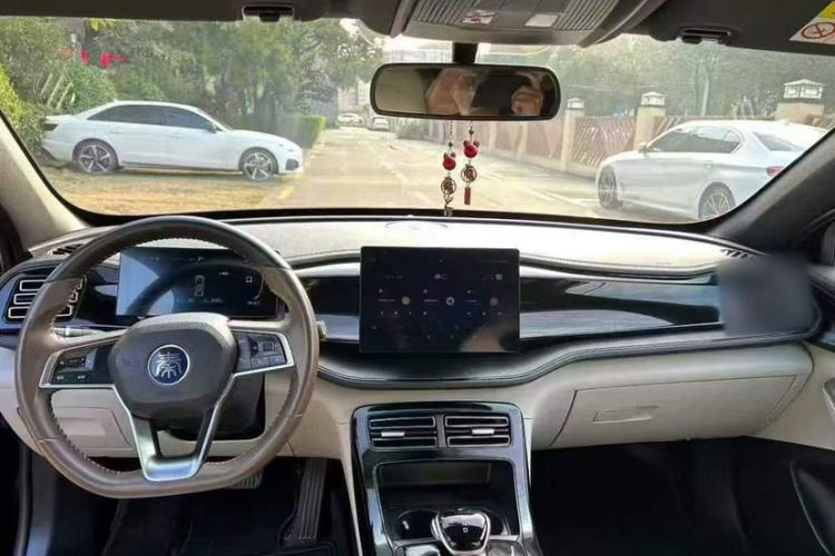 Used BYD Qin PLUS 2023 Champion Edition DM-i 55KM Leading Model Interior 2