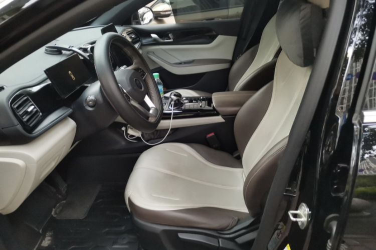 Used BYD Qin PLUS 2023 Champion Edition DM-i 55KM Leading Model Interior 3