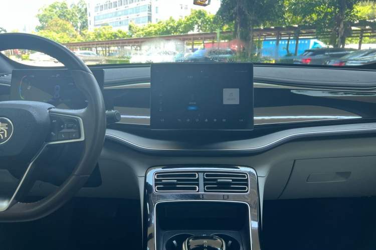 Used BYD Qin PLUS 2023 Champion Edition DM-i 55KM Superior Model Interior 3