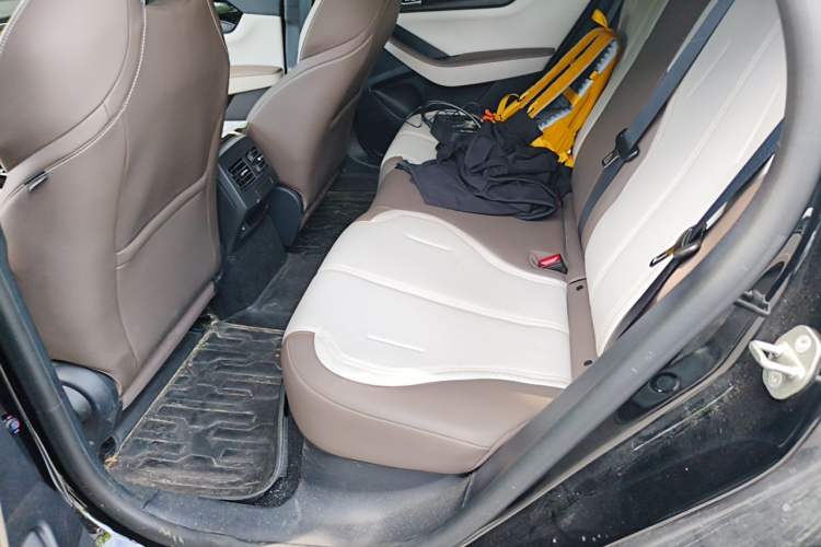 Used BYD Qin PLUS 2023 Champion Edition DM-i 55KM Leading Model Interior 4