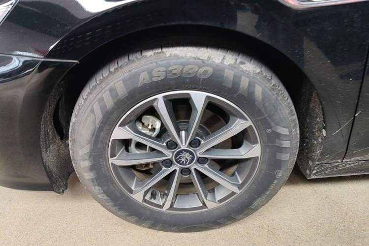 Used BYD Qin PLUS 2023 Champion Edition DM-i 55KM Leading Model Left Front Wheel Hub
