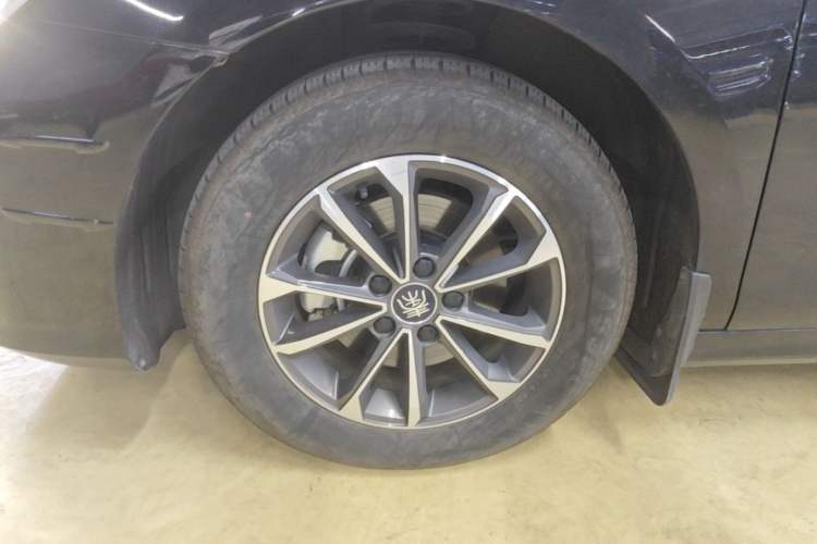 Used BYD Qin PLUS 2023 Champion Edition DM-i 55KM Leading Model Left Front Wheel Hub