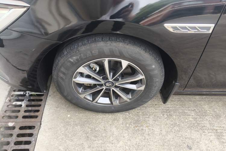 Used BYD Qin PLUS 2023 Champion Edition DM-i 55KM Leading Model Left Front Wheel Hub