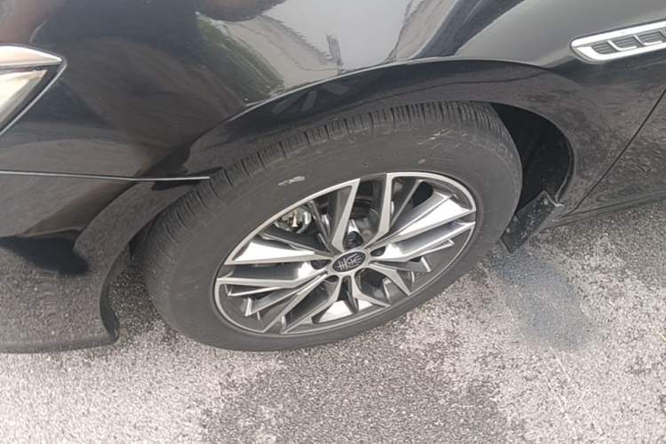 Used BYD Qin PLUS 2023 Champion Edition DM-i 55KM Superior Model Left Front Wheel Hub