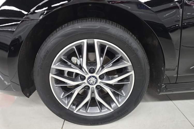 Used BYD Qin PLUS 2023 Champion Edition EV 510KM Leading Model Left Front Wheel Hub
