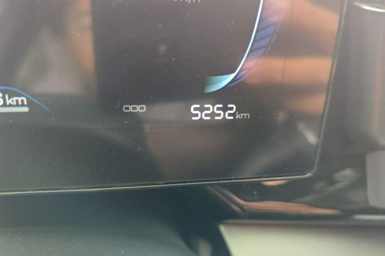 Used BYD Qin PLUS 2023 Champion Edition DM-i 120KM Leading Model Odometer Close Up
