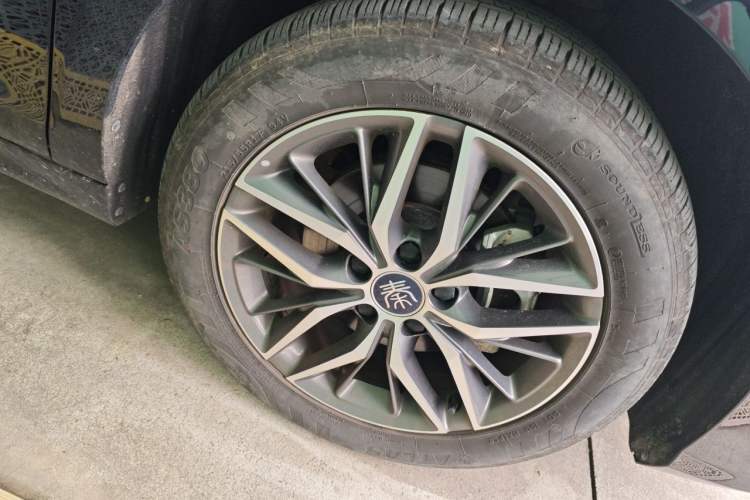 Used BYD Qin PLUS 2023 Champion Edition DM-i 120KM Leading Model Right Front Wheel Hub