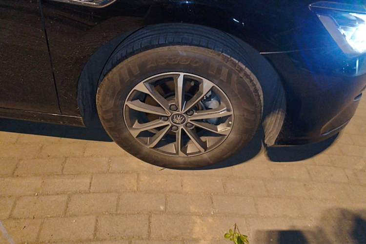 Used BYD Qin PLUS 2023 Champion Edition DM-i 55KM Leading Model Right Front Wheel Hub