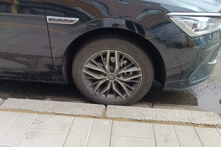 Used BYD Qin PLUS 2023 Champion Edition DM-i 120KM Leading Model Right Front Wheel Hub