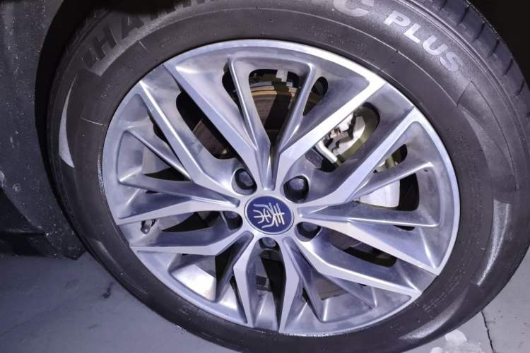 Used BYD Qin PLUS 2023 Champion Edition DM-i 120KM Leading Model Right Front Wheel Hub