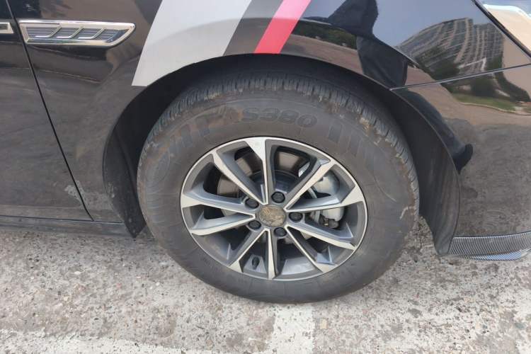 Used BYD Qin PLUS 2023 Champion Edition DM-i 55KM Leading Model Right Front Wheel Hub