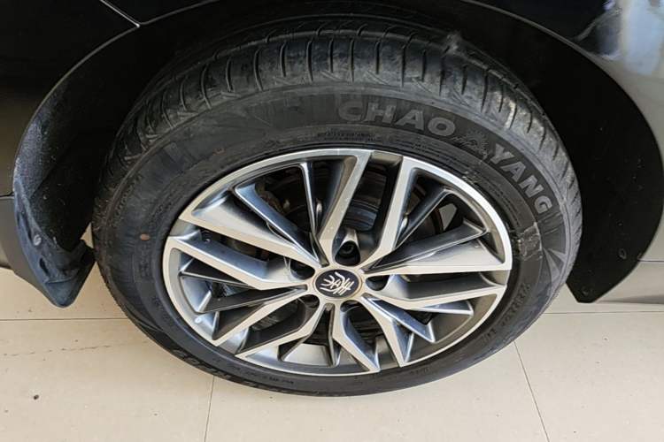 Used BYD Qin PLUS 2023 Champion Edition DM-i 120KM Beyond Model Right Rear Wheel Hub