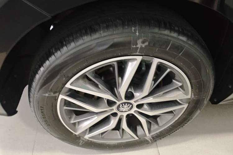 Used BYD Qin PLUS 2023 Champion Edition DM-i 55KM Superior Model Right Rear Wheel Hub