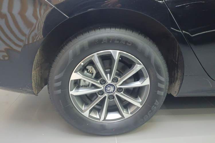 Used BYD Qin PLUS 2023 Champion Edition DM-i 55KM Leading Model Right Rear Wheel Hub