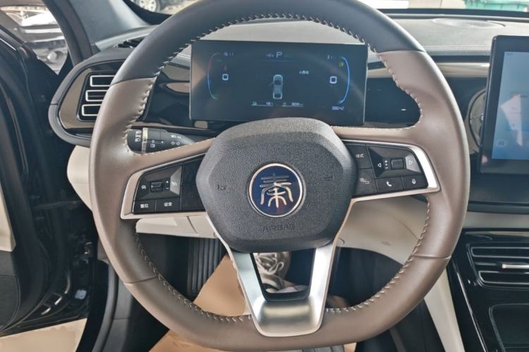 Used BYD Qin PLUS 2023 Champion Edition DM-i 55KM Leading Model Steering Wheel