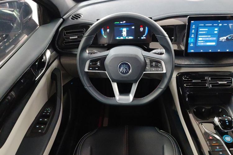 Used BYD Qin PLUS 2023 Champion Edition DM-i 55KM Leading Model Steering Wheel