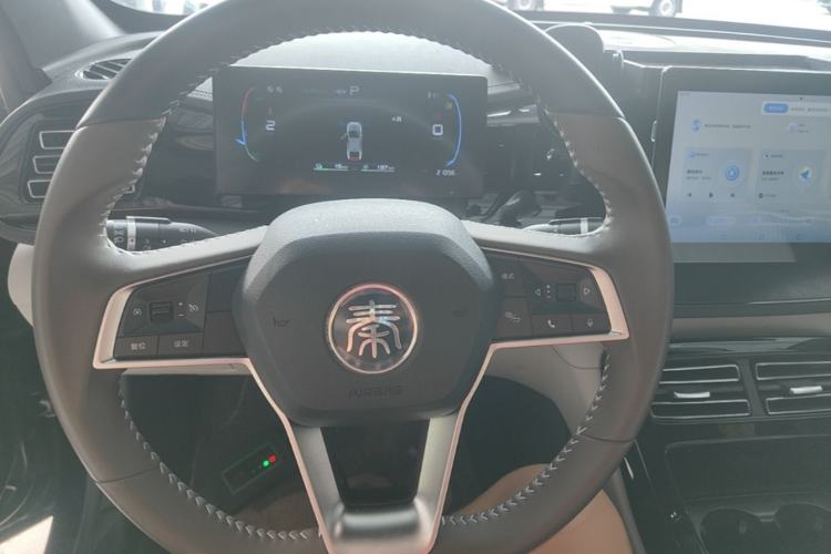 Used BYD Qin PLUS 2023 Champion Edition DM-i 55KM Leading Model Steering Wheel