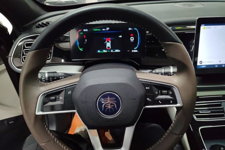 Used BYD Qin PLUS 2023 Champion Edition DM-i 120KM Leading Model Steering Wheel