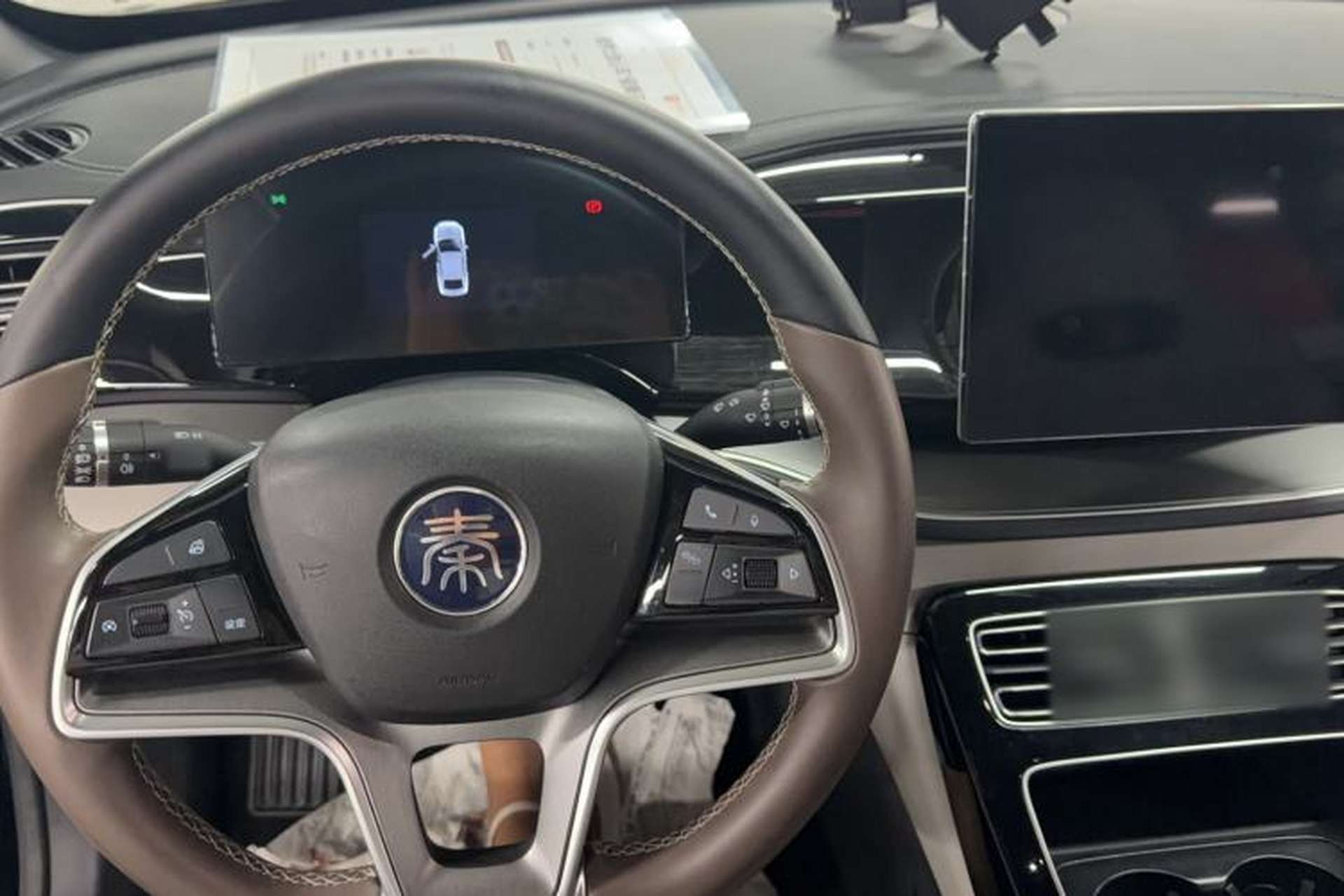 Used BYD Qin PLUS 2023 Champion Edition EV 510KM Leading Model Steering Wheel