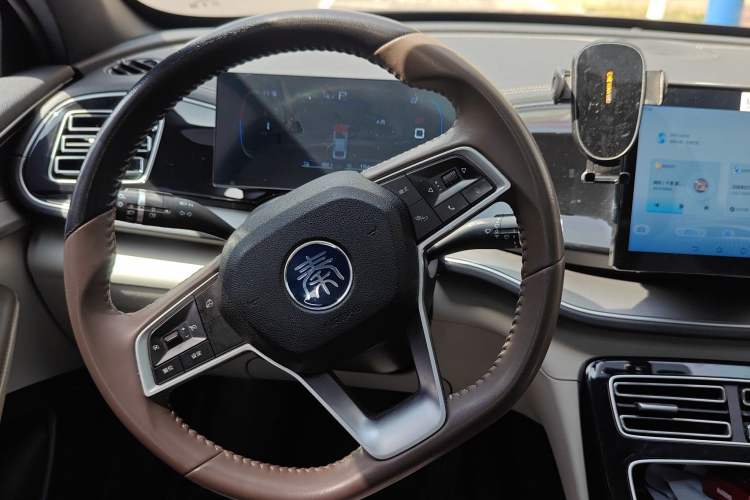 Used BYD Qin PLUS 2023 Champion Edition DM-i 120KM Leading Model Steering Wheel